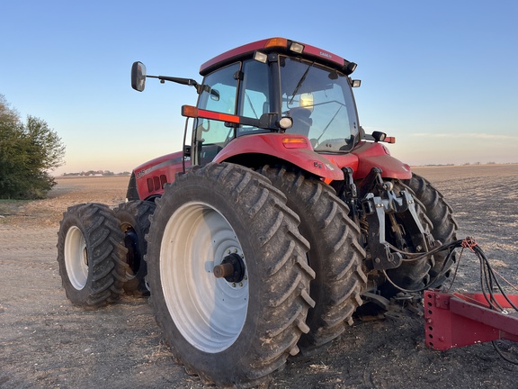 2011 Case IH Magnum 335 Tractor