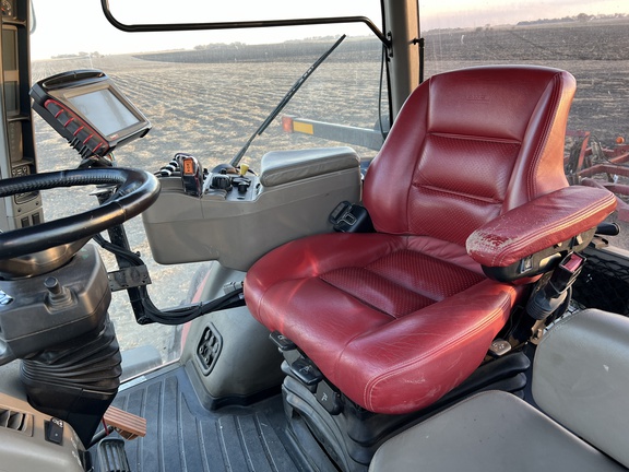 2011 Case IH Magnum 335 Tractor