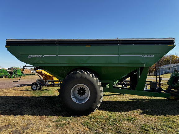 2023 Unverferth V1300 Grain Cart