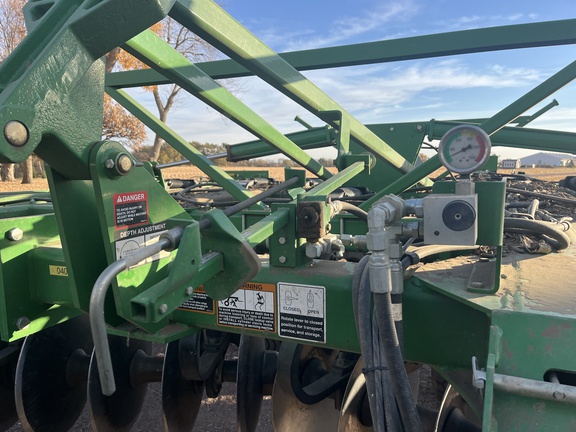 2013 John Deere 2720 Disk Ripper