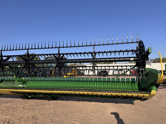 2024 John Deere RD40F Header Combine