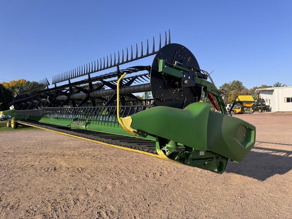 2024 John Deere RD40F Header Combine