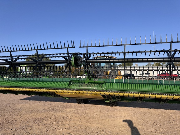 2024 John Deere RD40F Header Combine