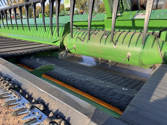 2024 John Deere RD40F Header Combine