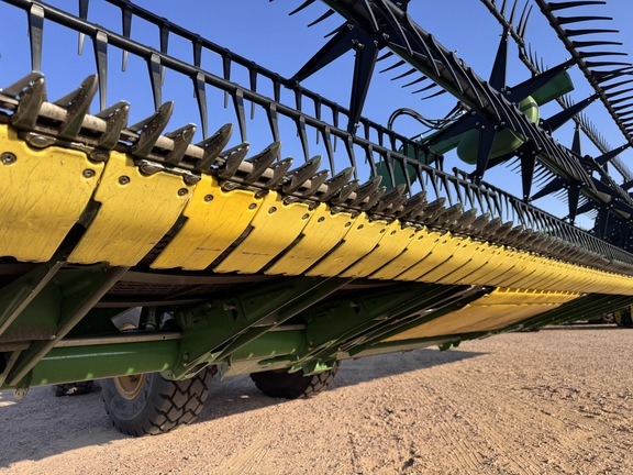 2024 John Deere RD40F Header Combine