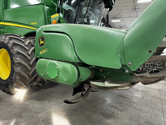 2014 John Deere 608C StalkMaster Header Corn Head