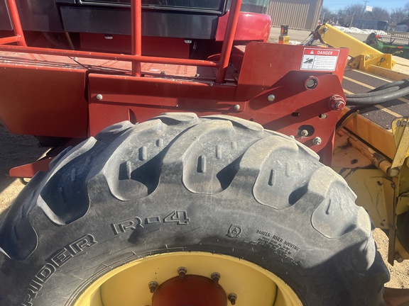 2006 New Holland HW365 Windrower