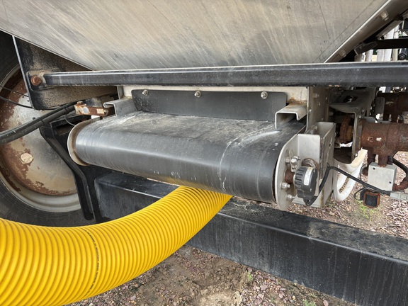 2022 Unverferth RAPTOR 2030 MT Strip Till