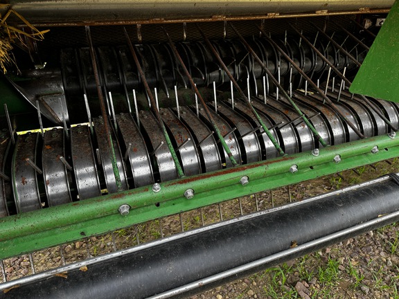 2022 John Deere 560M Baler/Round