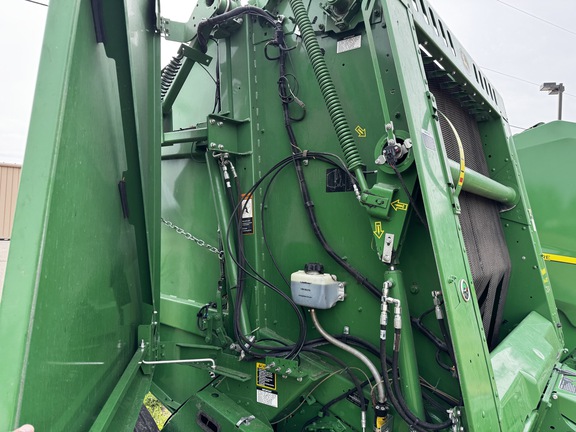 2022 John Deere 560M Baler/Round