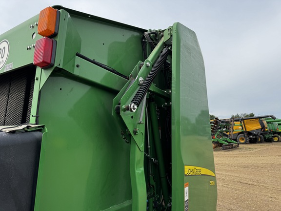 2022 John Deere 560M Baler/Round