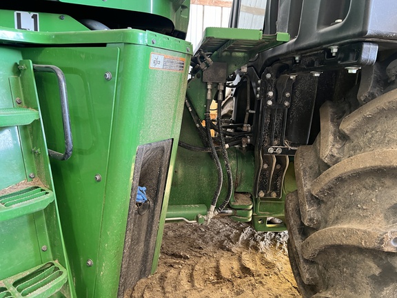 2017 John Deere 9570R Tractor 4WD