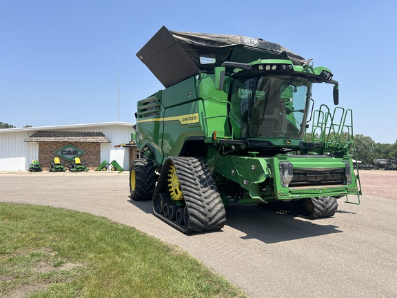 2022 John Deere X9 1100 Combine