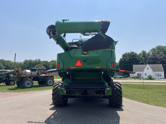 2022 John Deere X9 1100 Combine