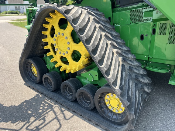 2022 John Deere X9 1100 Combine