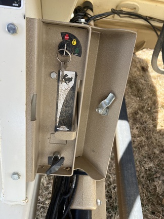 2013 Unverferth 3750 Tender