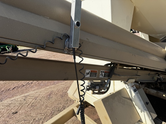 2010 Unverferth 3750 Tender