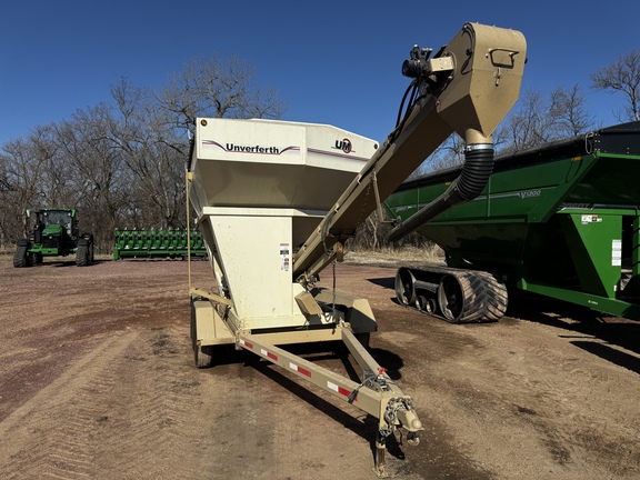 2010 Unverferth 3750 Tender