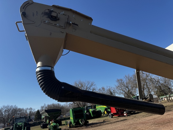 2010 Unverferth 3750 Tender