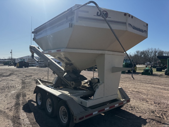 2010 Unverferth 3750 Tender