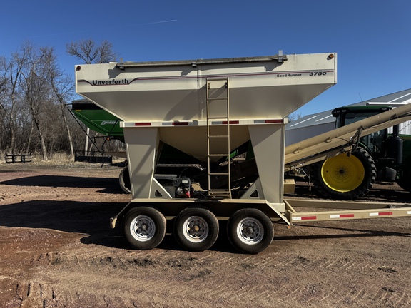 2010 Unverferth 3750 Tender