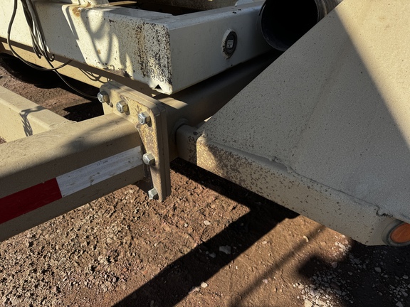 2010 Unverferth 3750 Tender