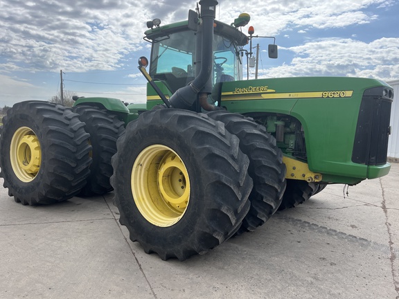2006 John Deere 9620 Tractor 4WD