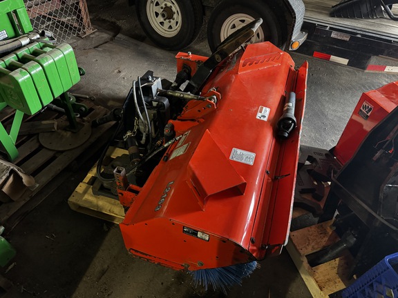 Kubota L2163 L & G Attachment