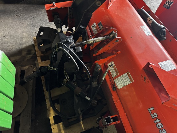 Kubota L2163 L & G Attachment