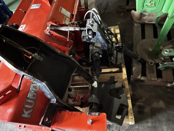 Kubota L2163 L & G Attachment