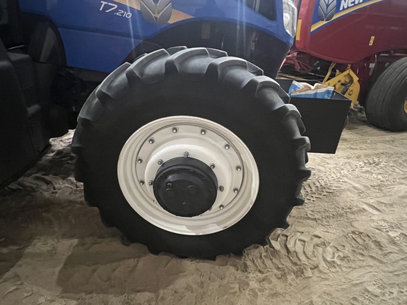 2022 New Holland T7.210 T4B Tractor