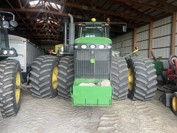2011 John Deere 9530 Tractor 4WD