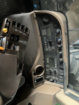 2011 John Deere 9530 Tractor 4WD