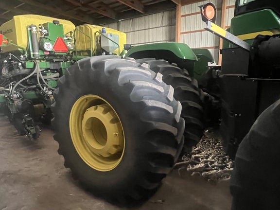 2011 John Deere 9530 Tractor 4WD