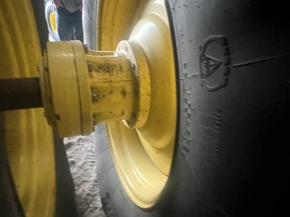 2011 John Deere 9530 Tractor 4WD