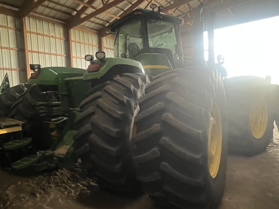 2011 John Deere 9530 Tractor 4WD