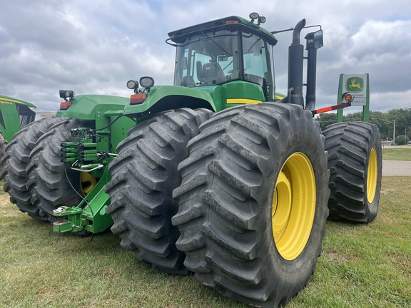 2011 John Deere 9530 Tractor 4WD