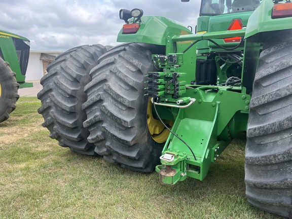 2011 John Deere 9530 Tractor 4WD