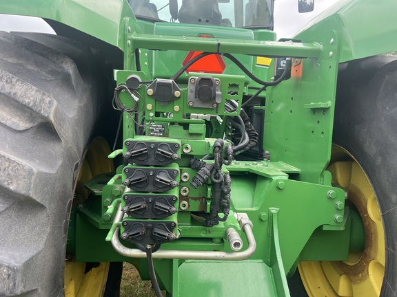 2011 John Deere 9530 Tractor 4WD