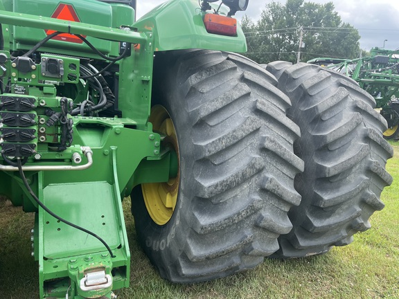 2011 John Deere 9530 Tractor 4WD