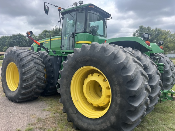 2011 John Deere 9530 Tractor 4WD