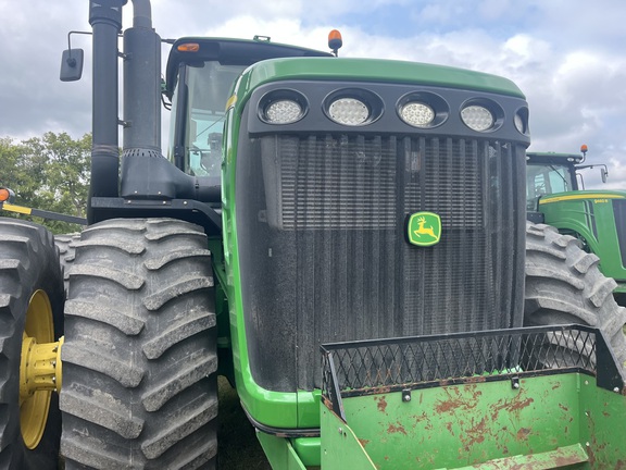 2011 John Deere 9530 Tractor 4WD