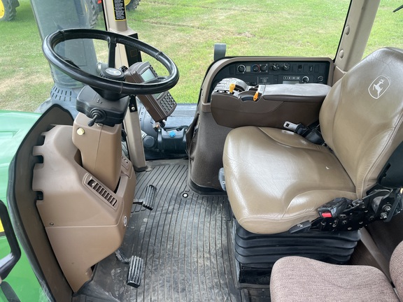 2011 John Deere 9530 Tractor 4WD