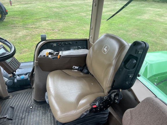 2011 John Deere 9530 Tractor 4WD