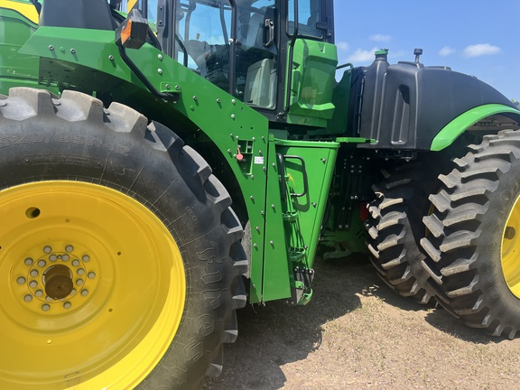 2023 John Deere 9R 440 Tractor 4WD