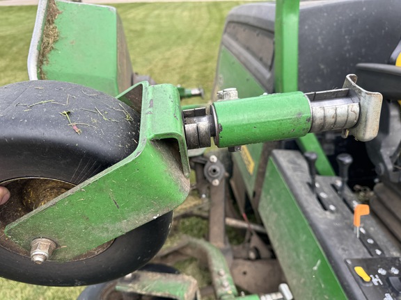 2022 John Deere 1600 Series III Mower/Front Deck