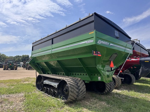 2021 Brent 1396 Grain Cart