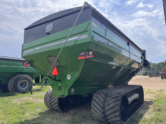 2021 Brent 1396 Grain Cart
