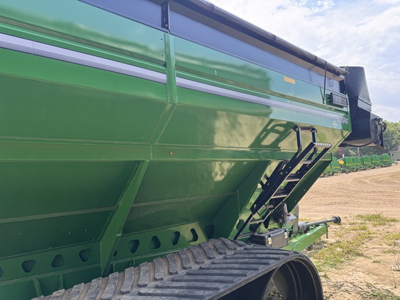 2021 Brent 1396 Grain Cart