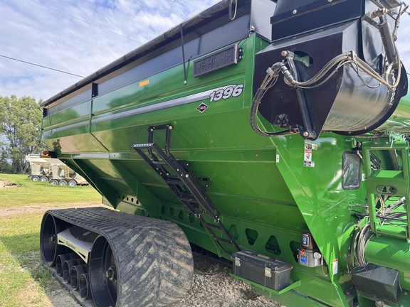 2021 Brent 1396 Grain Cart